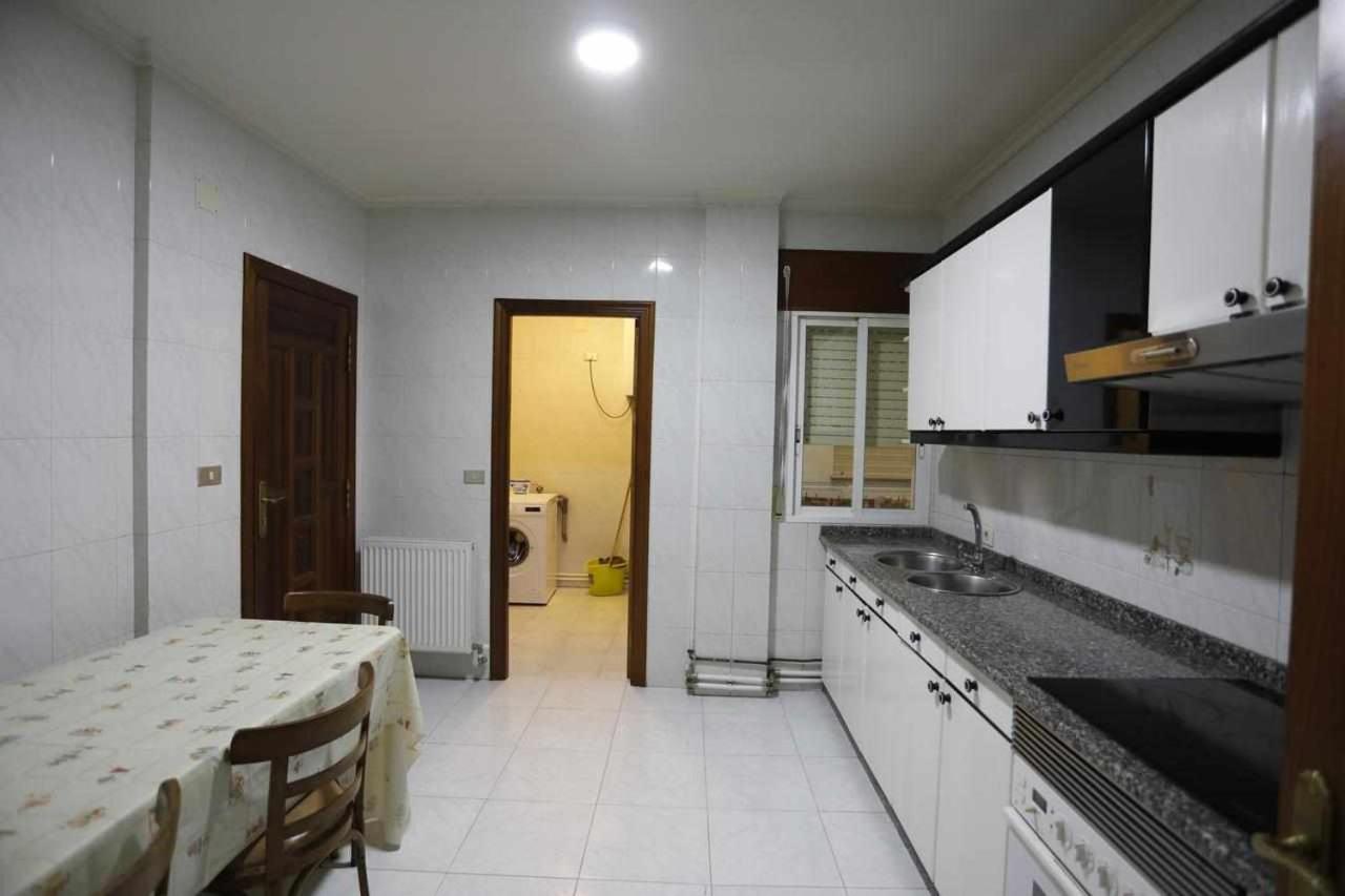 Apartamento De 4 Habitaciones En El Centro De Monforte Monforte De Lemos Eksteriør bilde