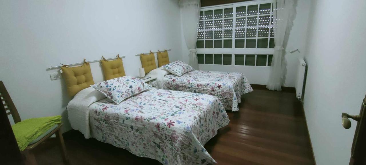 Apartamento De 4 Habitaciones En El Centro De Monforte Monforte De Lemos Eksteriør bilde